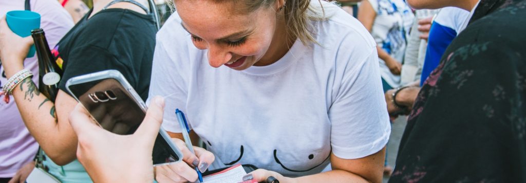 Straatwervers Hivos gaan online verder